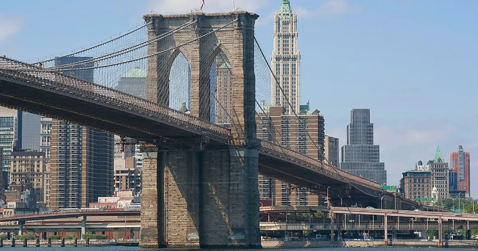 Where to Get the Best Photos on the Brooklyn Bridge?