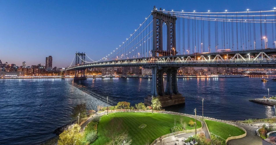 Where to Get the Best Photos on the Brooklyn Bridge?